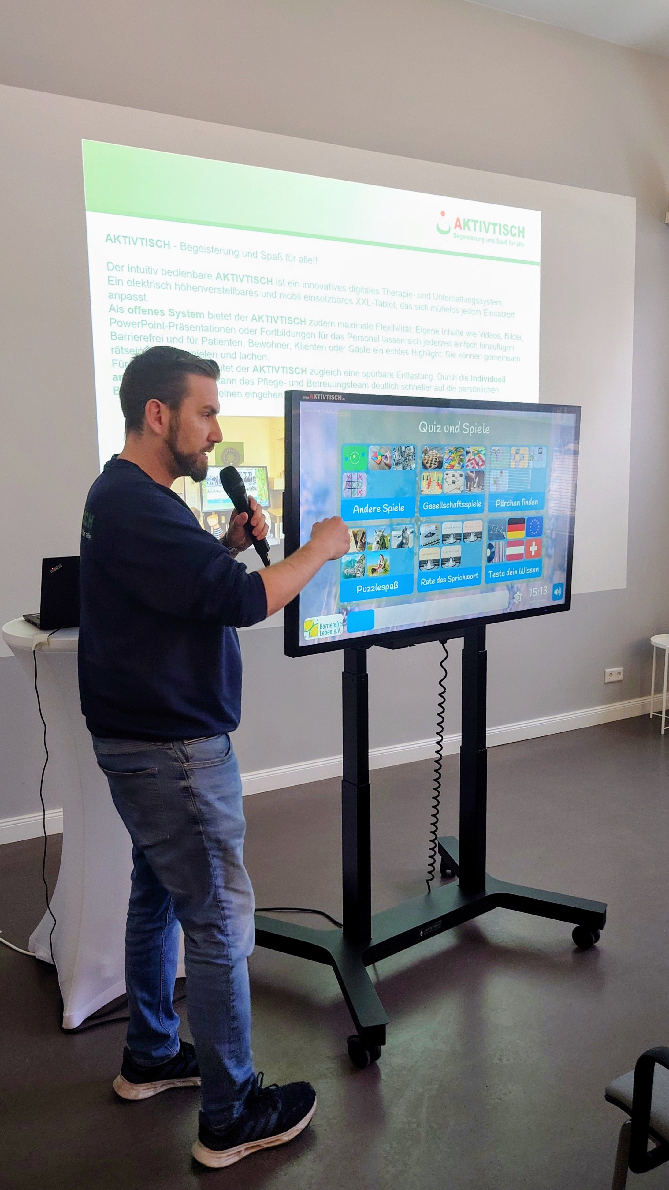 Referent mit Aktivtisch